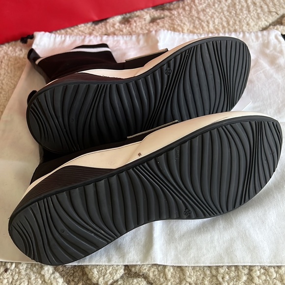 Authenticated Balmain logo sneakers - Picture 3 of 11